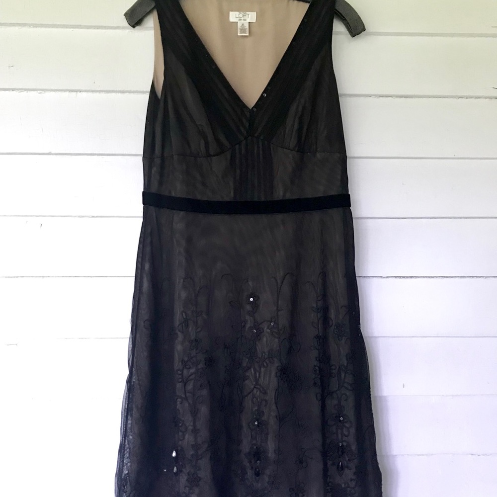 *SALE* Anne Taylor Loft 8P sequined v-neck dress
